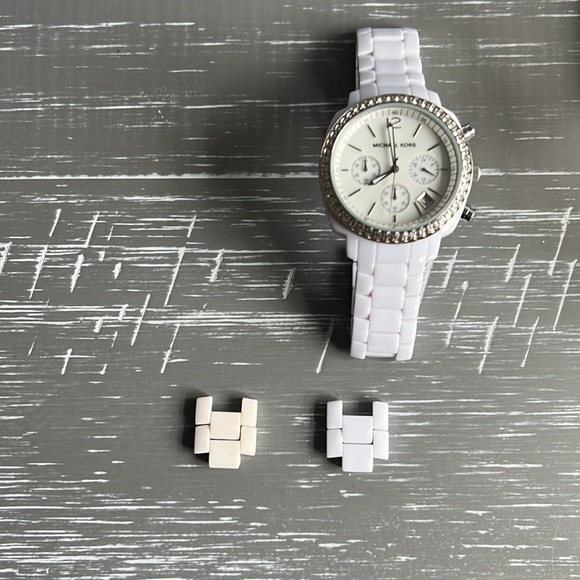 michael kors watch - Picture 4 of 5